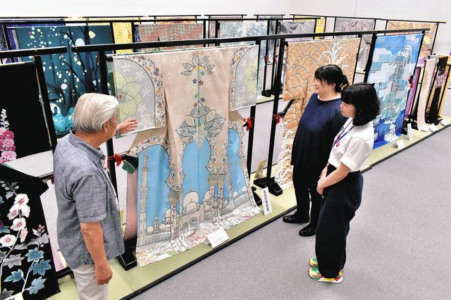 織り、型染め、手描き友禅…技巧凝らす 県美術館で染織作家展巡回展：中日新聞Web