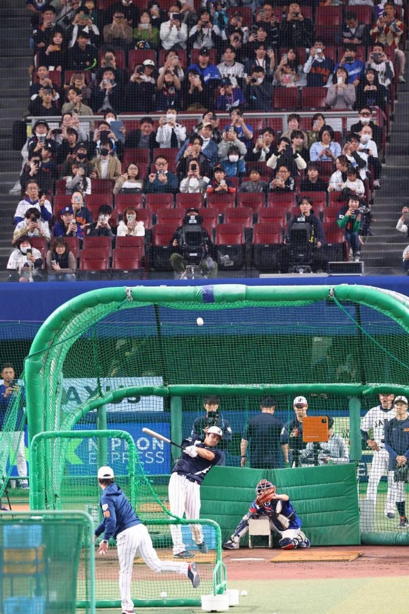 侍・大谷翔平、28スイングで4階席弾含む11発 圧巻のフリー打撃