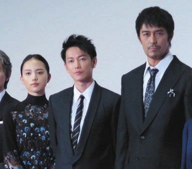 佐藤健とtrick以来の共演 阿部寛が30年ぶり爆走でダメージ半年残る 中日スポーツ 東京中日スポーツ