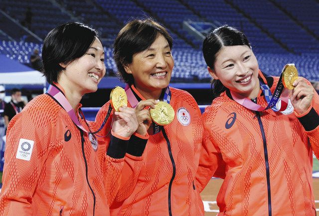 ソフトボール金から一夜明け 渥美、山崎選手が喜び語る：中日新聞