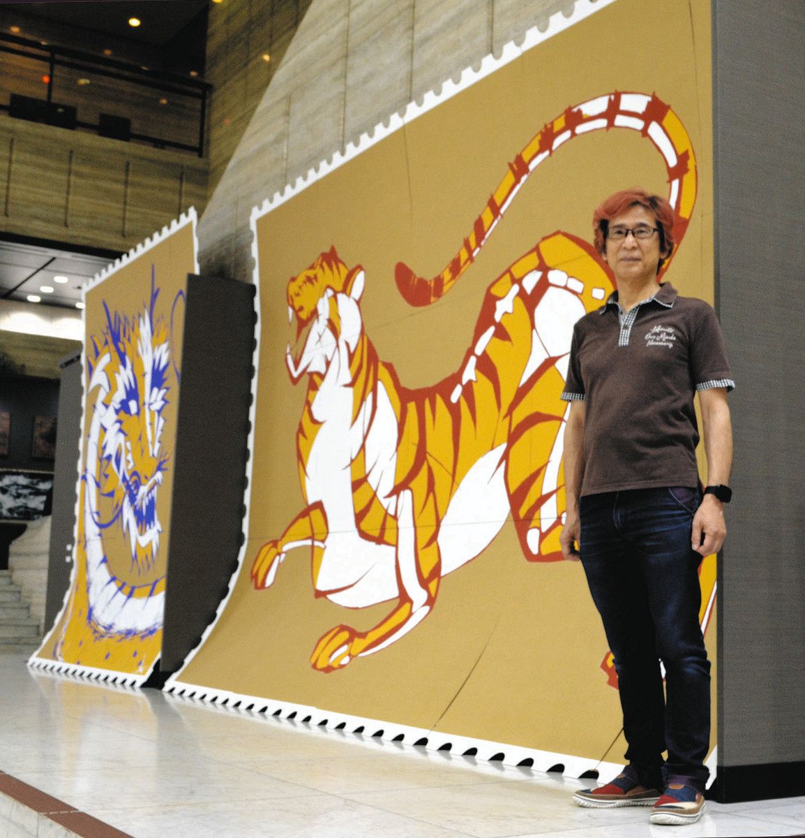 大きなトラ、竜、猫など自信作15点 各務原の洋画家・戸部さんが作品展 