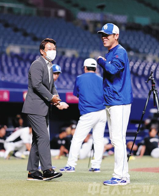 中日―ロッテ 井端さん 荒木内野守備走塁コーチ：中日スポーツ