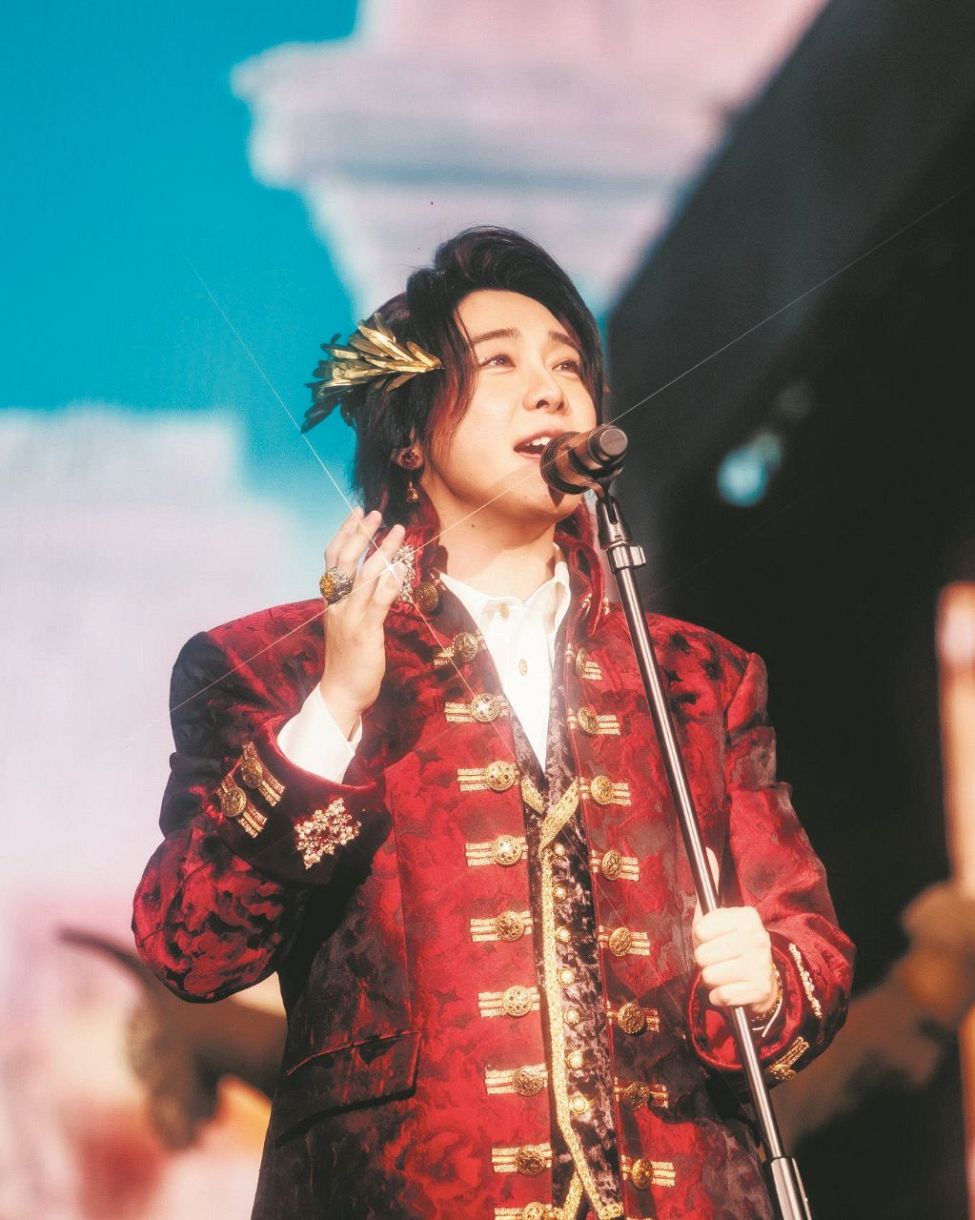 Mrs. GREEN APPLE東京ドームで完走 ステージに巨大な「バベルの塔」も