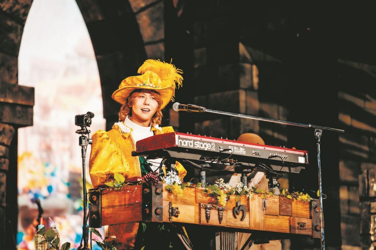 Mrs. GREEN APPLE東京ドームで完走 ステージに巨大な「バベルの塔」も