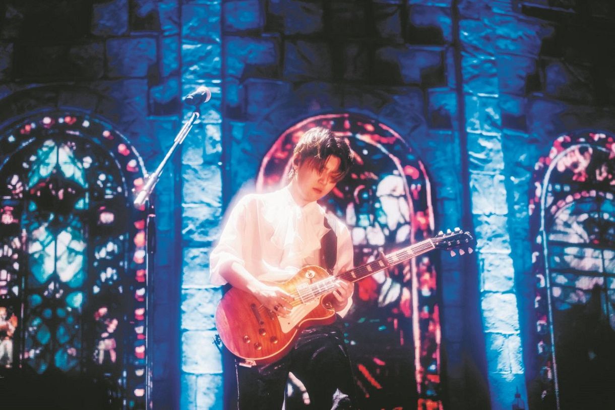 Mrs. GREEN APPLE東京ドームで完走 ステージに巨大な「バベルの塔」も