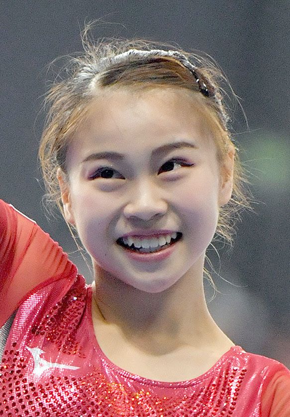 体操の杉原愛子「実はこんなに長かった。笑」披露したロング
