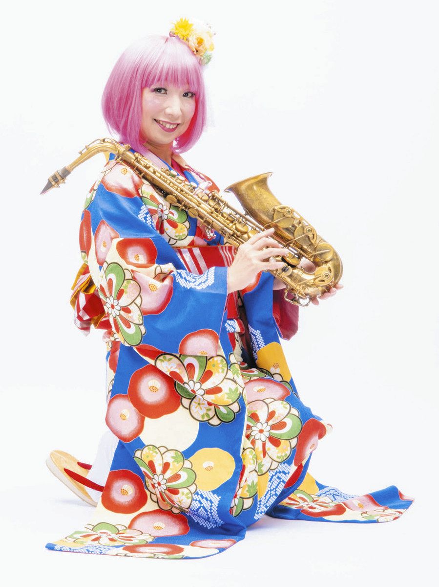 日進生まれの「スージー」が世界中に笑顔を届けます ちんどん屋