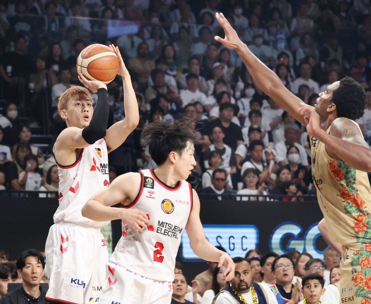 第２Ｑ、今村佳太　３点Ｓ（３４－２８Ｄ）