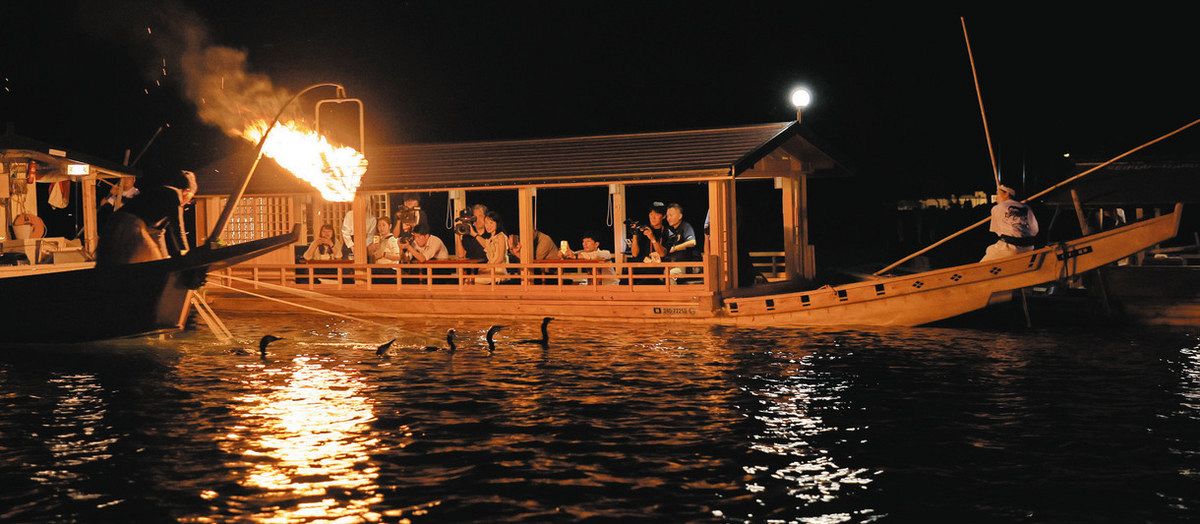 千P⑫夕日にボートと鳥　ジグソーパズル　金属額　長良川の鵜飼？夕暮れに飛ぶ鵜かね 専任コンシェルジュと長良川鵜飼楽しんで 超高級観覧船、8月11日から