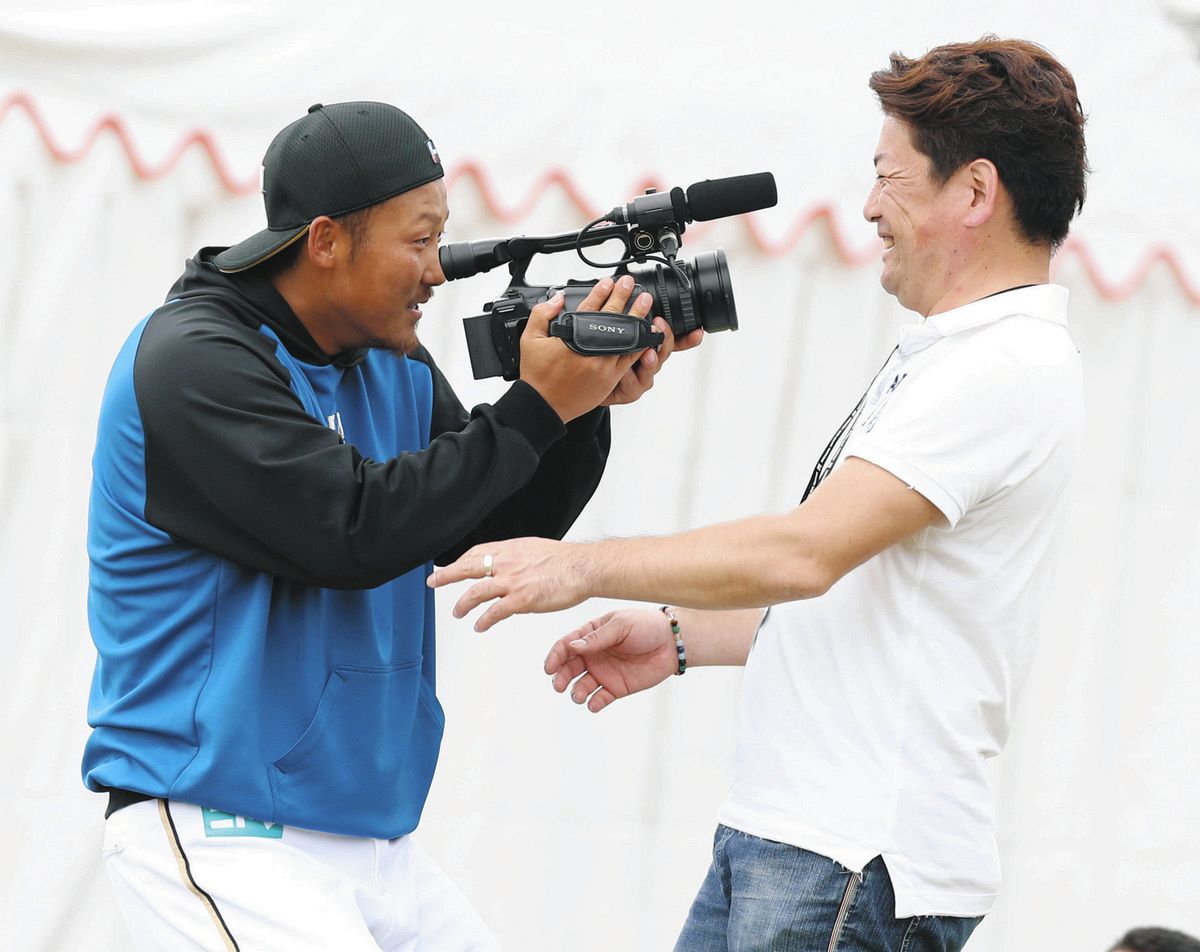 ◇【中田翔ヒストリー】大谷翔平とじゃれあう姿も…写真19枚：中日