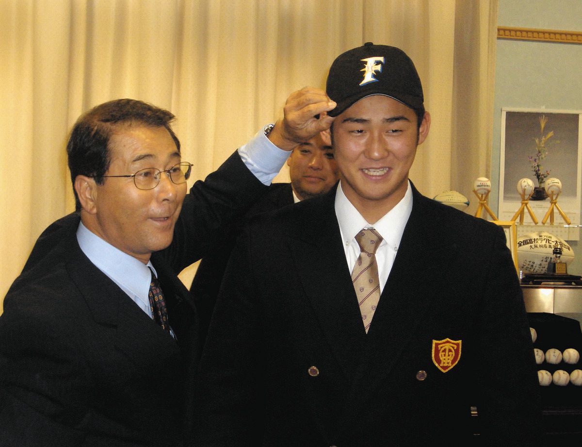 ◇【中田翔ヒストリー】大谷翔平とじゃれあう姿も…写真19枚：中日