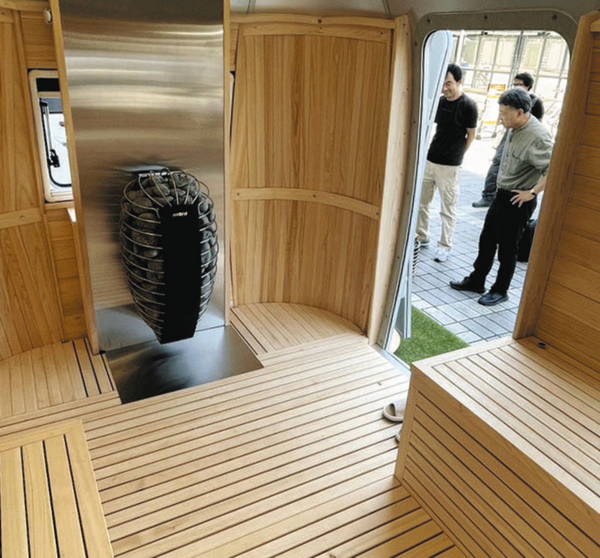 サウナトレーラー、静岡で誕生：中日新聞しずおかWeb
