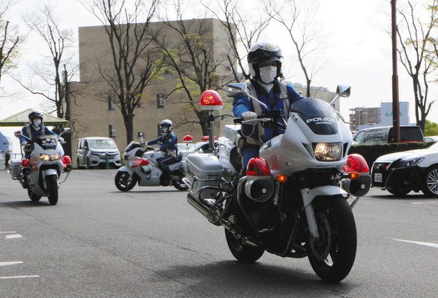 白バイ パトカー一斉に街へ 春の交通安全運動スタート 中日新聞web