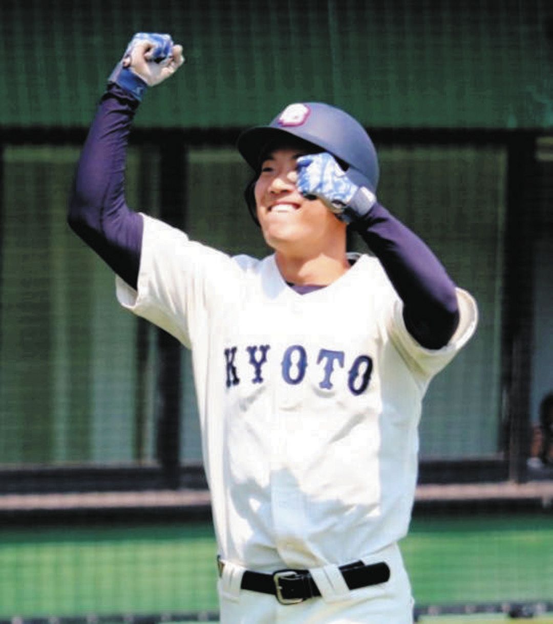 代打逆転満塁本塁打を放った京都大の梶川（関西学生野球連盟提供）