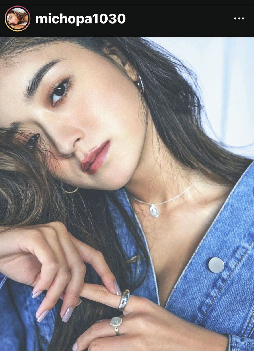 写真 みちょぱ デニムスタイル 中日スポーツ 東京中日スポーツ