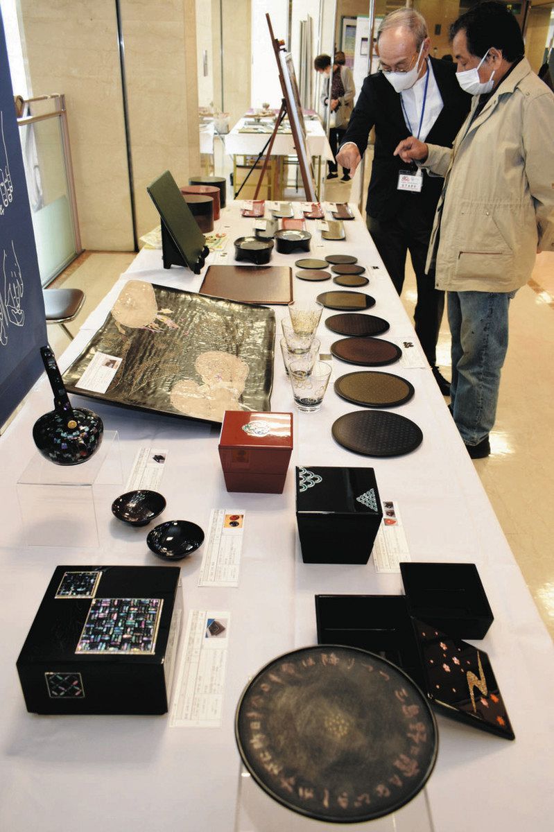 銅器、漆器 展示販売にぎわう 高岡地域地場産業センター40周年:北陸中日新聞Web