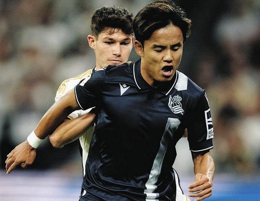 久保建英、相手DFとの接触プレーであわや乱闘に「2度、衝突してき