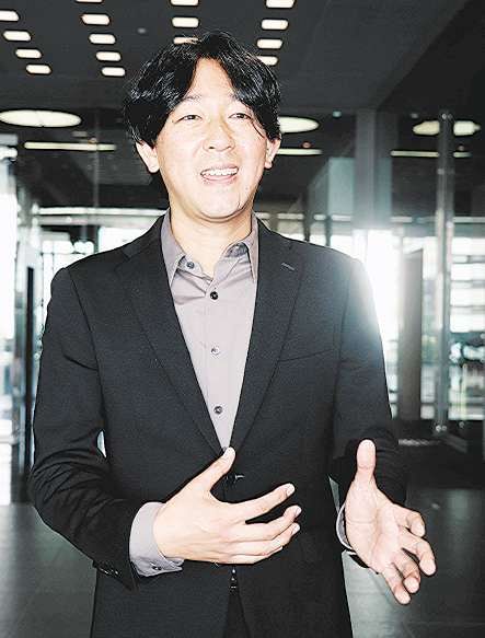 著者は語る 『存在のすべてを』 作家・塩田武士さん(44) 見えない真実を追う:中日新聞Web