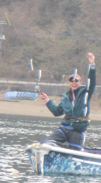 池田健吾の爆釣天国 西湖の看板魚ヒメマス狙い10点掛け 中日スポーツ 東京中日スポーツ