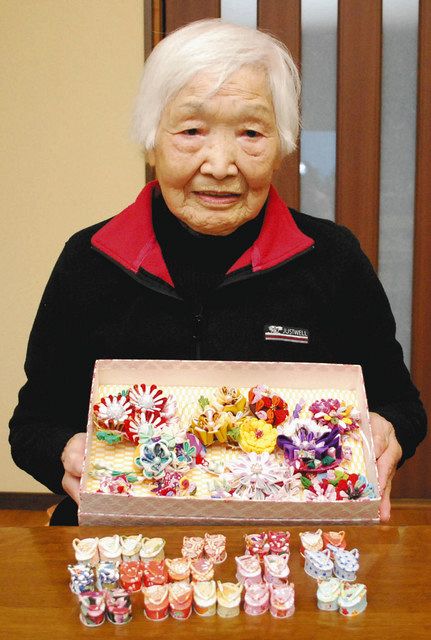 手作りのミニチュア草履が好評 下呂市金山の９０歳のスーパー