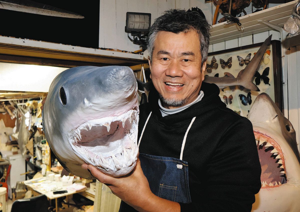 海なし県「長野」でリアルな魚手作り 剝製作家・小川貴光さん、子ども