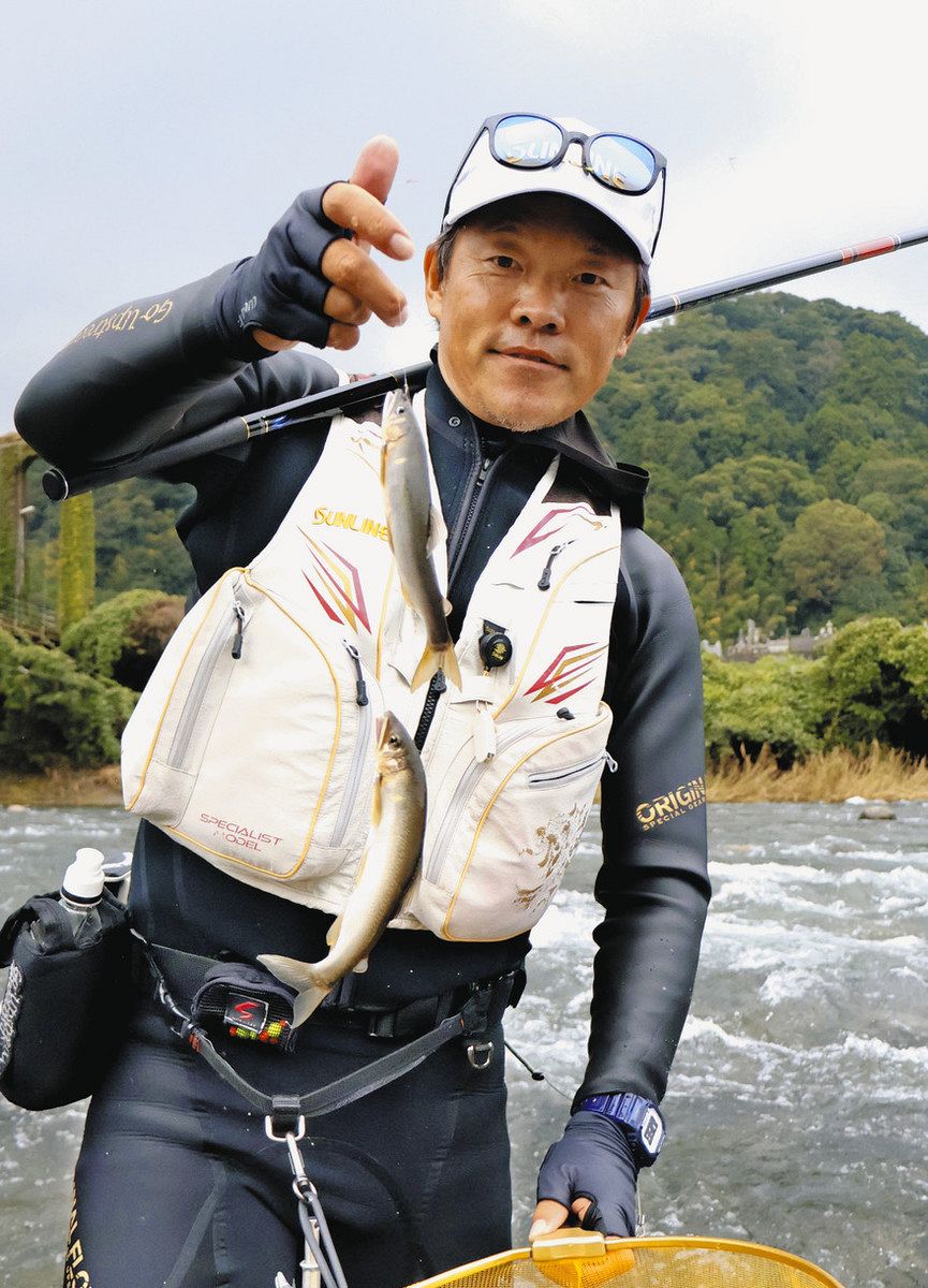 低水温でも良型を連発した島田さん
