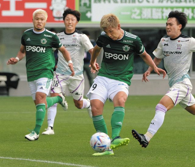 松本山雅 藤枝に2 0 暫定2位浮上 中日新聞web 松本山雅 藤枝に2 0 暫定2位浮上 中日新聞web