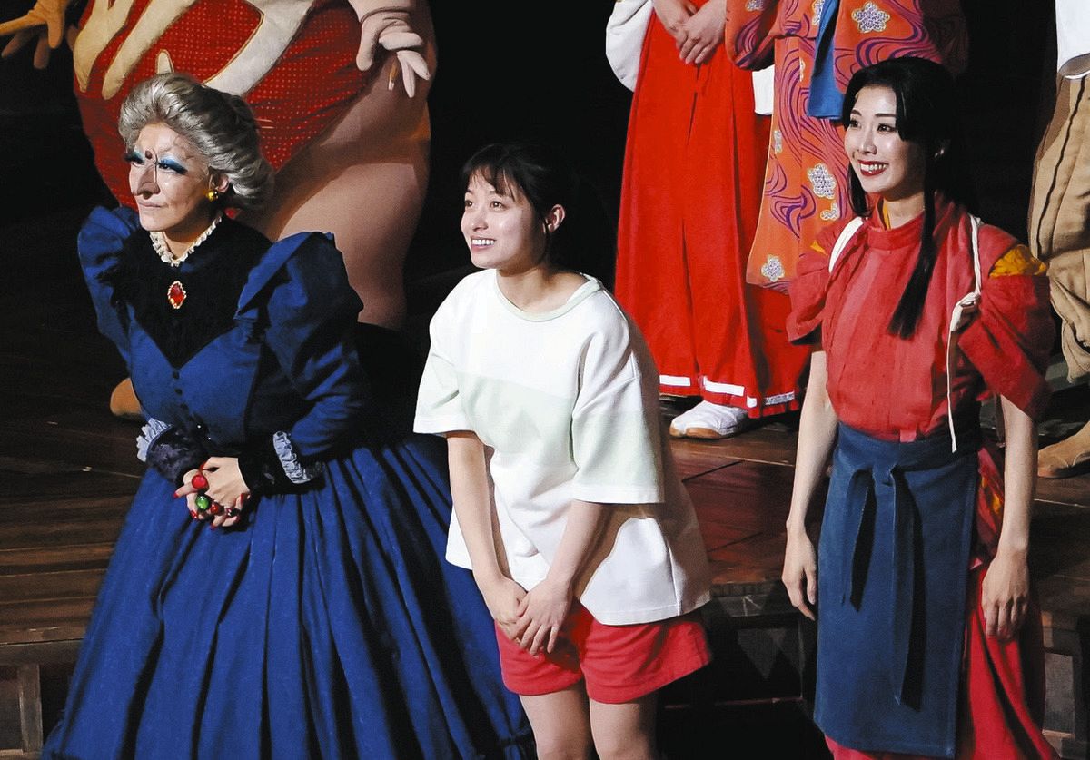 橋本環奈「本当にすごい」上白石萌音「びっくり」 舞台『千と