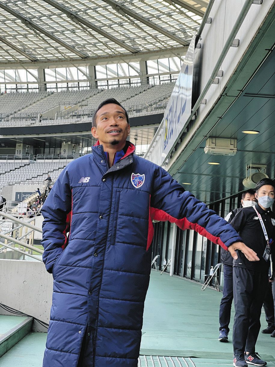 Fc東京 Df長友佑都がファンの前でw杯に臨む決意語る 世界を青赤に染められるように 中日スポーツ 東京中日スポーツ