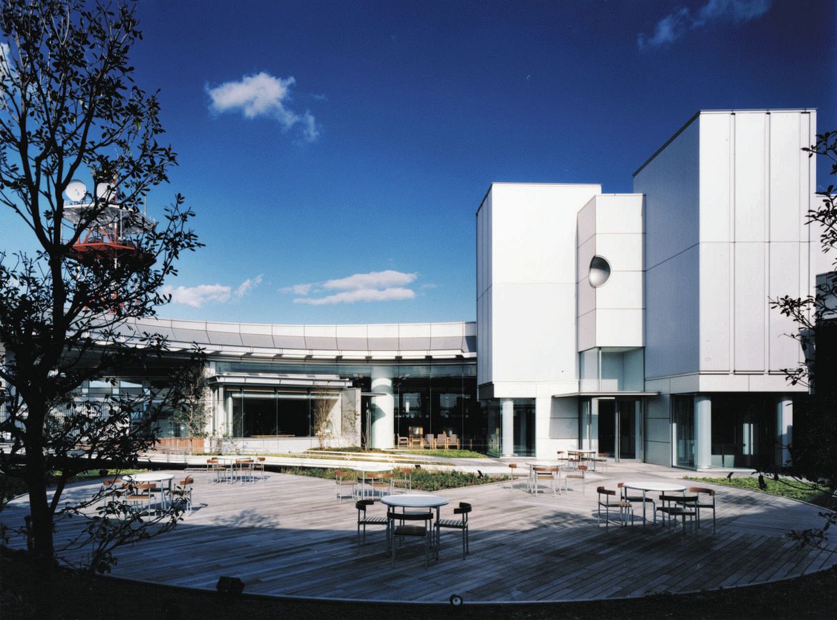 文化フォーラム春日井」の屋上庭園が進化 テントや人工芝が好評：中日