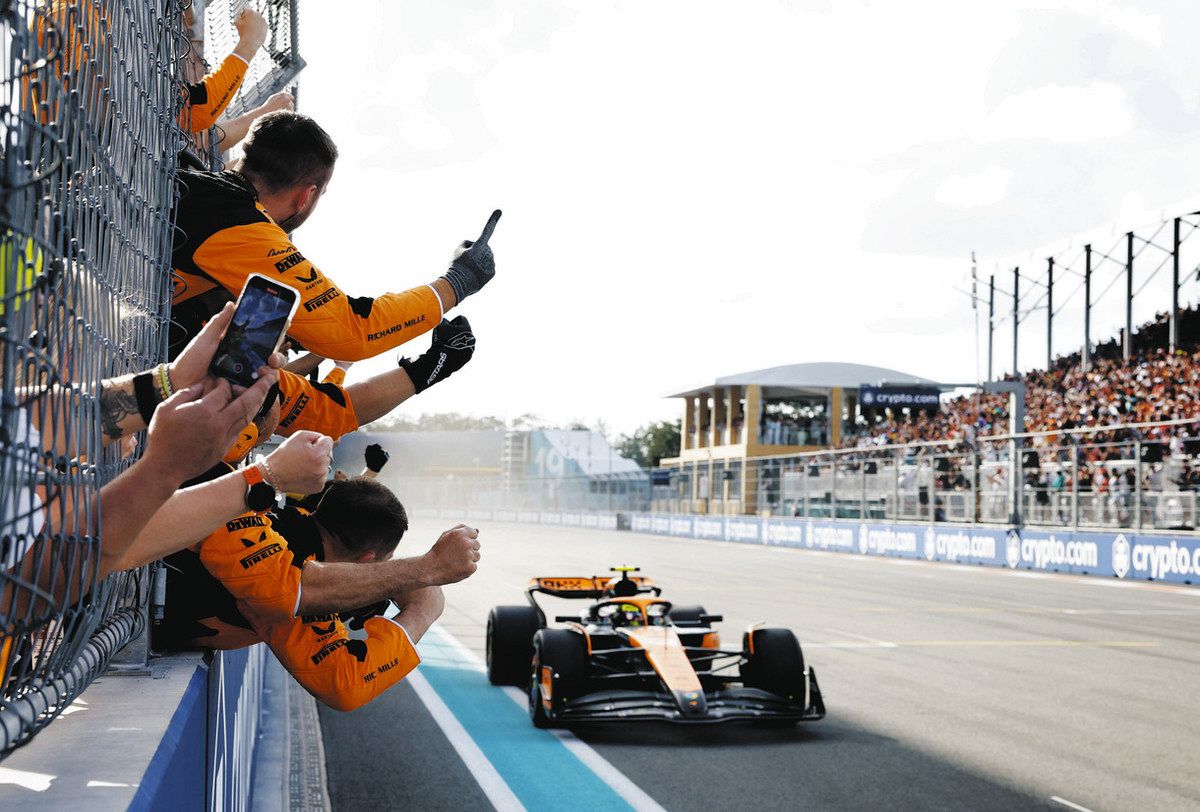 【F1】ランド・ノリス初優勝は8番目タイの遅い記録…万感の胴上げ「ついにやり遂げたんだ」「マクラーレンを信じてきて、その正しさを証明できた ...