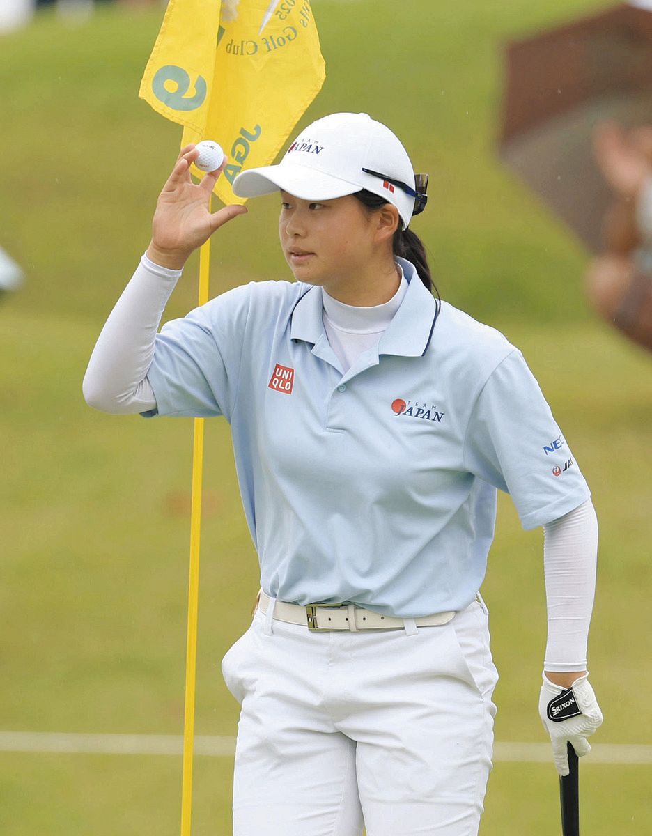 第２日、９番でバーディーパットを決めた広吉優梨菜