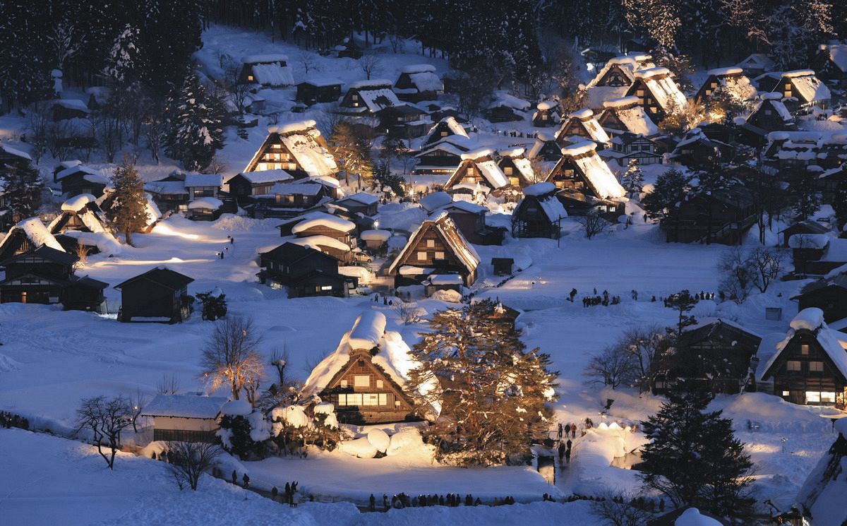 真作】絵画 油彩6号 雪化粧の合掌造り集落 冬景色 情緒あふれる雪景