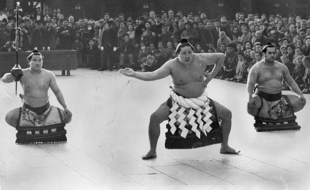 写真】北の富士、横綱昇進当時の土俵入り：中日スポーツ・東京中日スポーツ