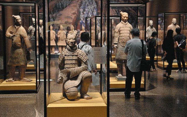 始皇帝陵の将軍俑、初公開 名古屋市博物館で10日から兵馬俑展：中日