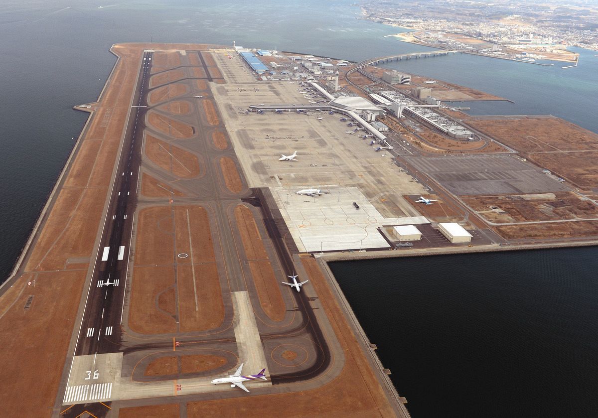 滑走路 中部国際空港の新滑走路、建設費6割増の226億円に 現滑走路の「代替」2025年度早期に着工：中日新聞Web
