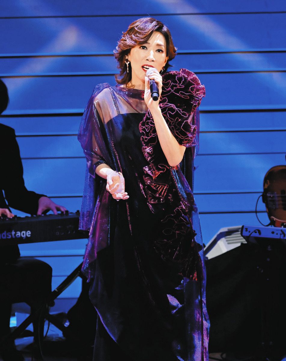 元宝塚月組トップスター・真琴つばさ、「私は本当に幸せ者」 デビュー