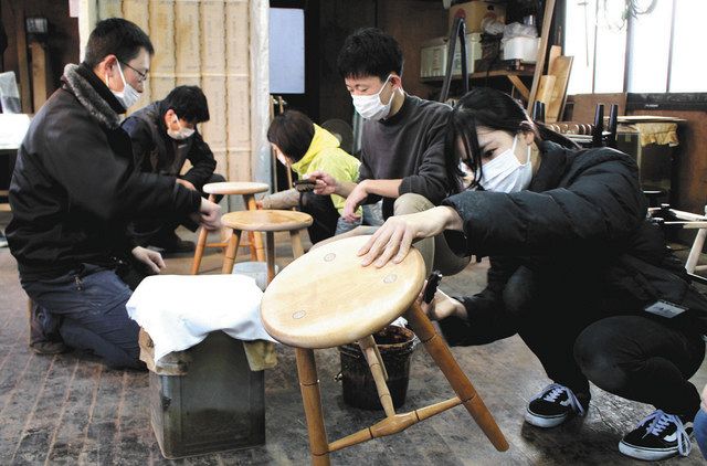 家具職人に技教わる 松本の工房で6人就業体験：中日新聞Web