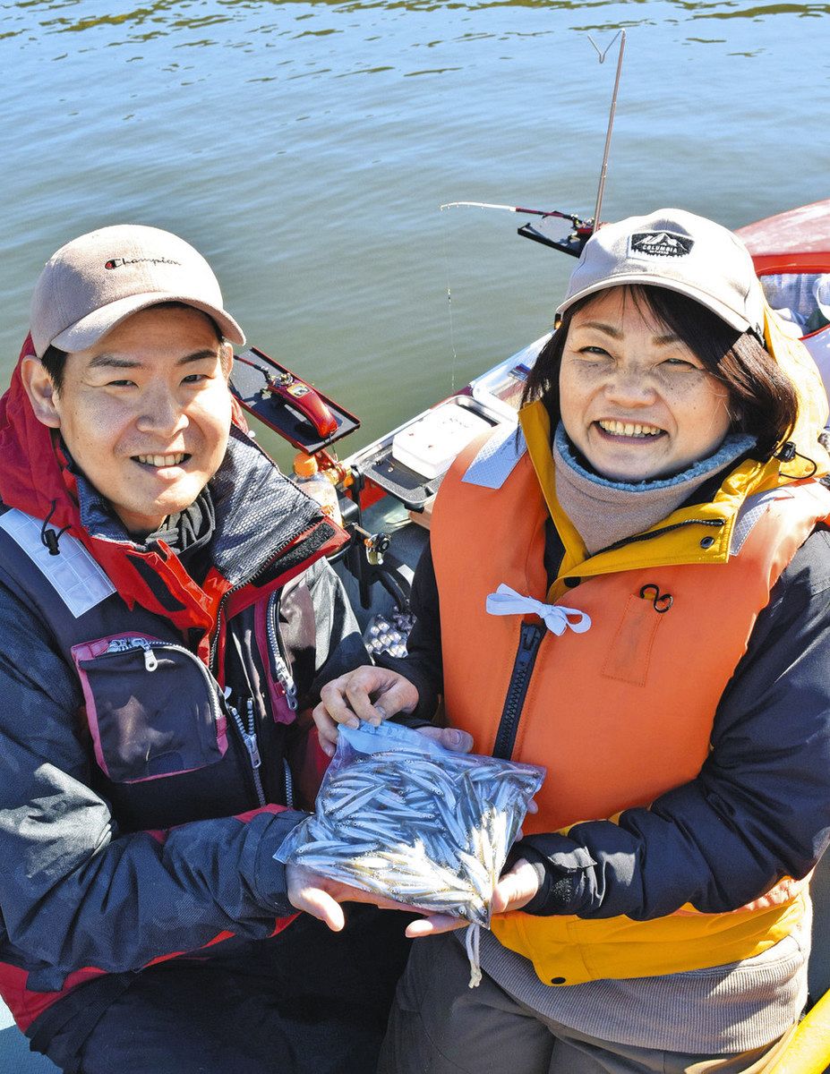 ワカサギ上昇 愛知県犬山市・入鹿池ボート：中日スポーツ・東京中日