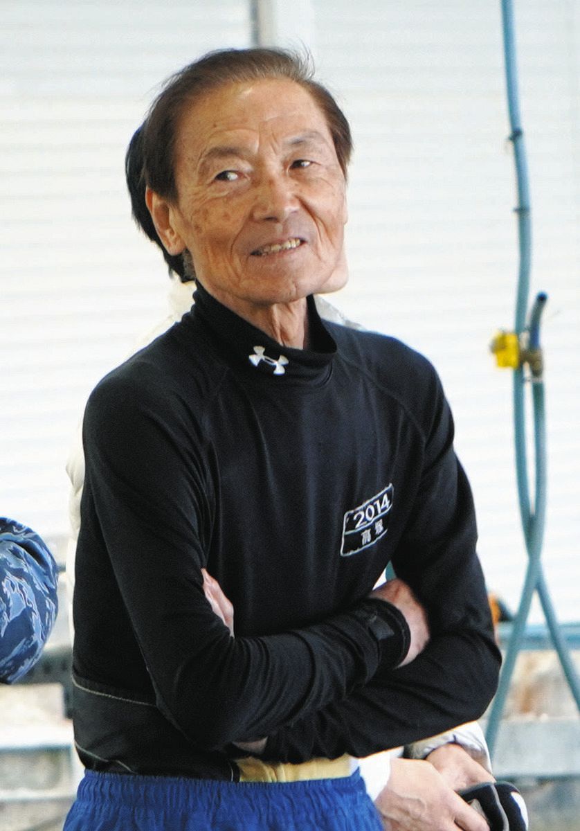 最高齢レーサー悼む 77歳高塚さん 浜名湖ボート、献花台：中日新聞