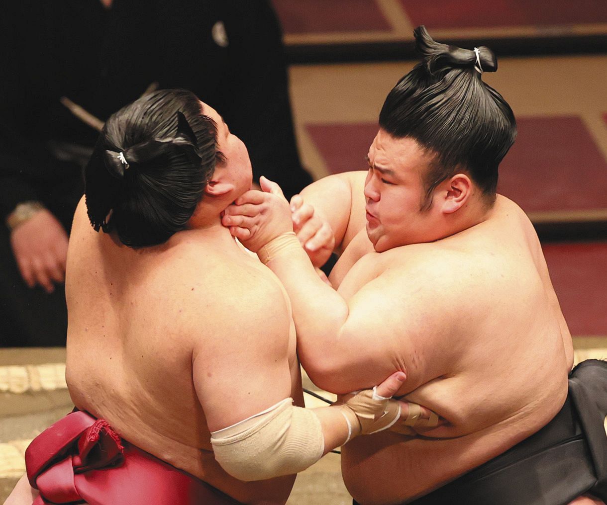 貴景勝が大栄翔を突き落とす「いい刺激をもらいましたね」先場所優勝の