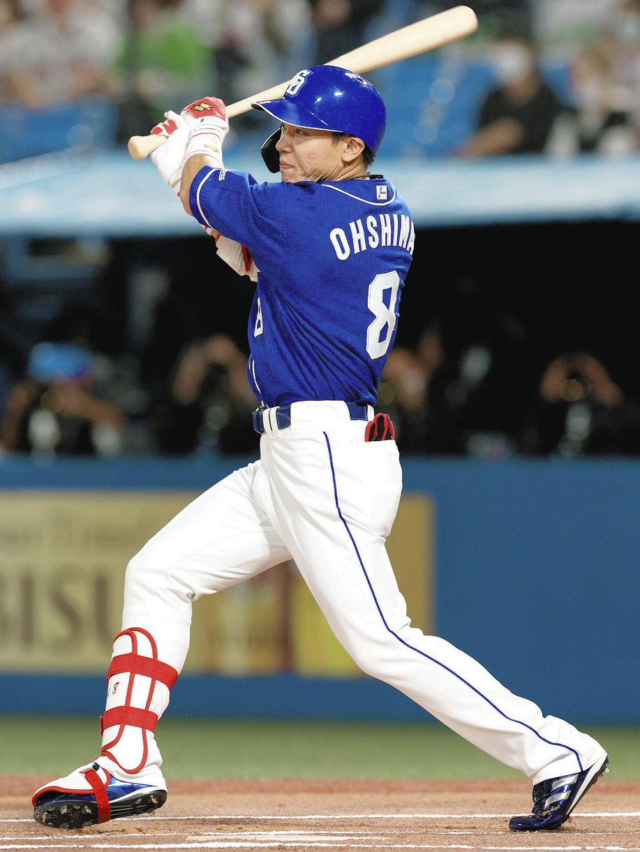 中日】大島洋平が3試合連続のマルチ安打 ヤクルト・村上の背中が大きく