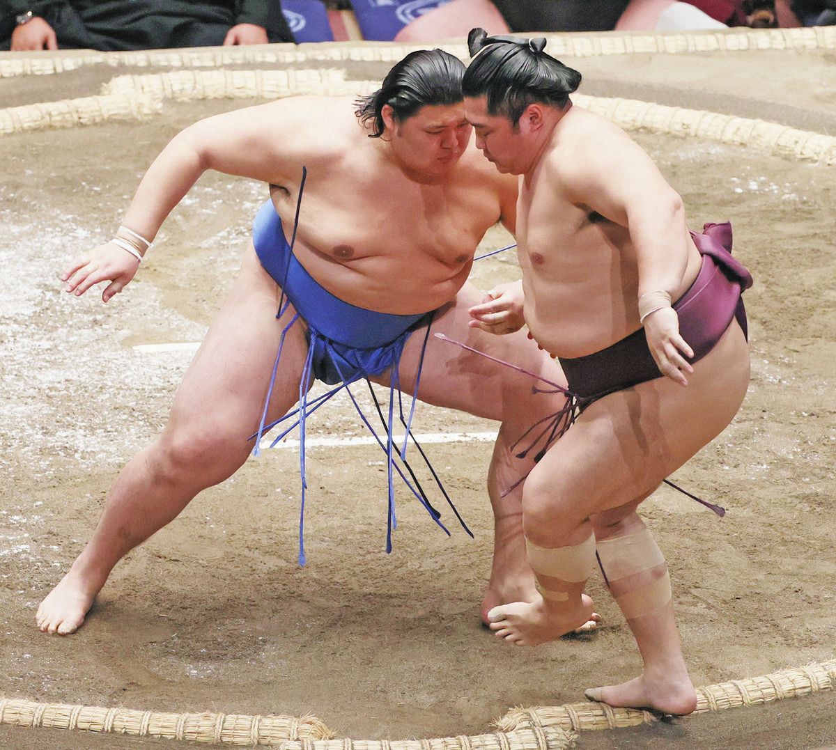 大相撲・石川対決制した大の里 「雲の上の存在」の遠藤を破り