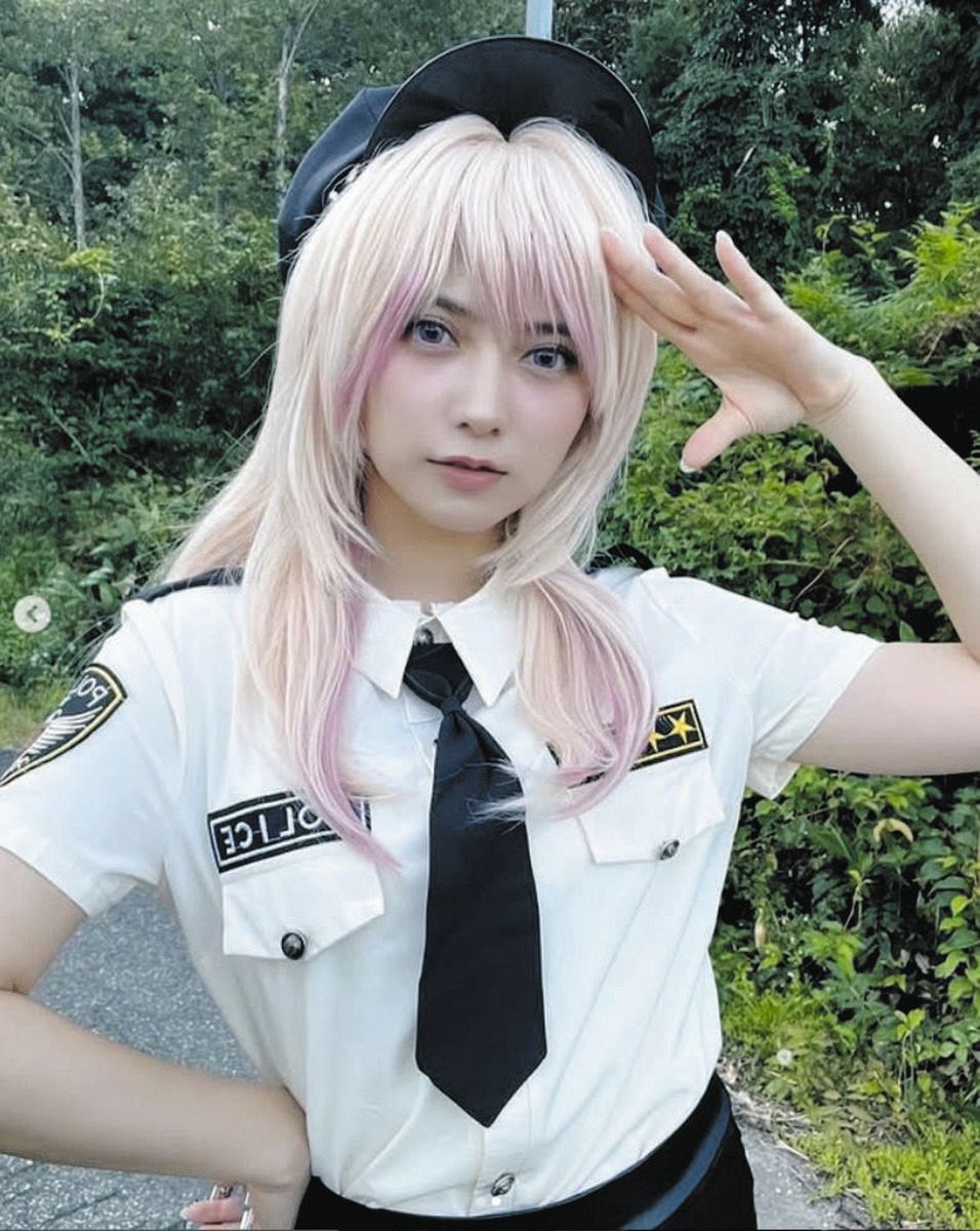 ◇桃月なしこ、金髪ポリス＆黒ランジェリー姿【写真複数】：中日
