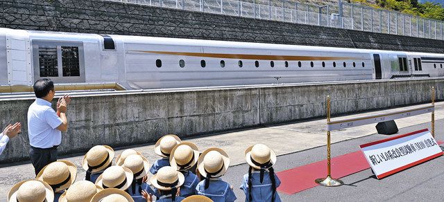 動画】「無塗装のサメ肌」でECOへGO！ リニア中央新幹線、新型中間車両