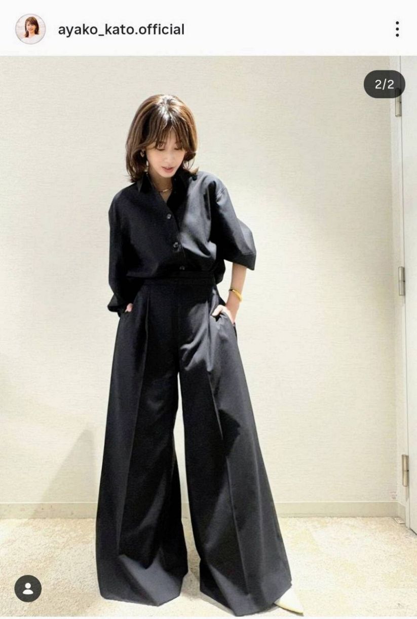 加藤綾子アナ着用　パンジープリントスカーフネックブラウス　38 実際の投稿】「足なが」フォロワーくぎ付けの加藤綾子アナのブラック