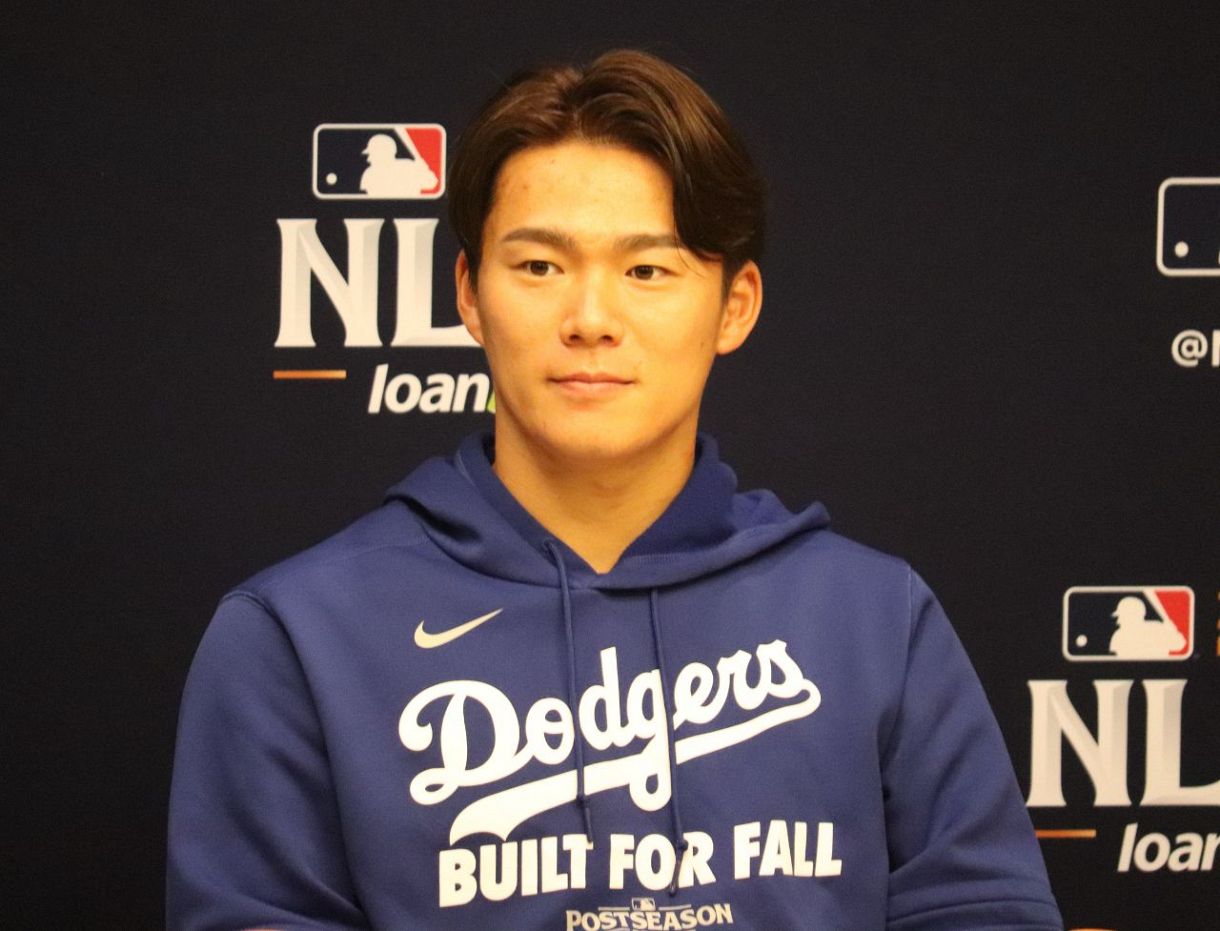 山本由伸が”爆笑”会見、「髪の毛を切った理由」…名物記者の珍質問に