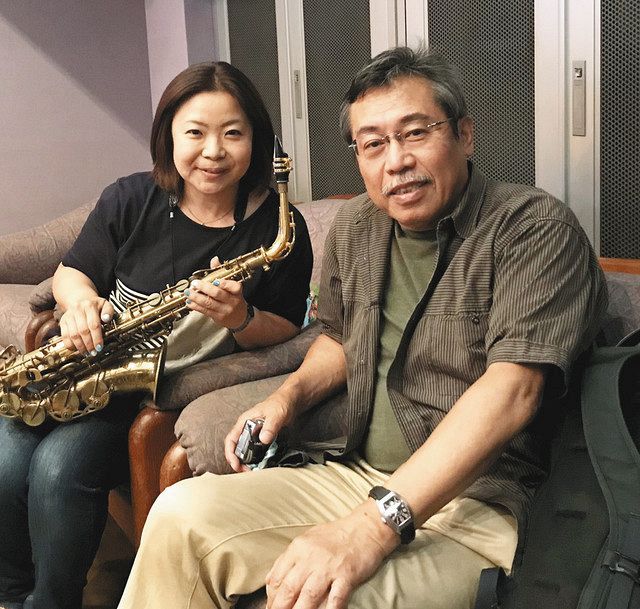 弘兼憲史さん（右）との異色のコラボで世界配信のニューアルバムを仕上げた堤智恵子