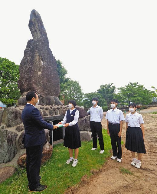 将来の夢や誓い「立志箋」に 入善、入善西中生 納める：北陸中日新聞Web