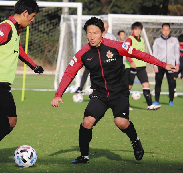 J1名古屋 Mf稲垣祥 古巣広島との対戦心待ち 影響を多大に受けた選手の1人 Mf青山敏弘に成長見せる 中日スポーツ 東京中日スポーツ